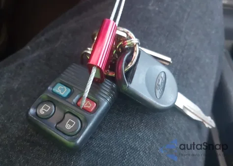 2008 Ford Mustang V6 Deluxe/V6 Premium из США, поврежденный, VIN 1ZVHT80N185124424